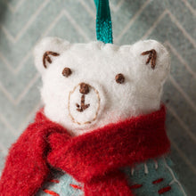Load image into Gallery viewer, Polar Bear Felt Craft Kit
