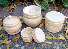 Load image into Gallery viewer, Little Wood Pot with Lid