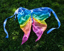 Load image into Gallery viewer, Silk Wings