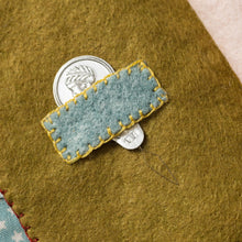 Load image into Gallery viewer, Needle Case Felt Craft Kit
