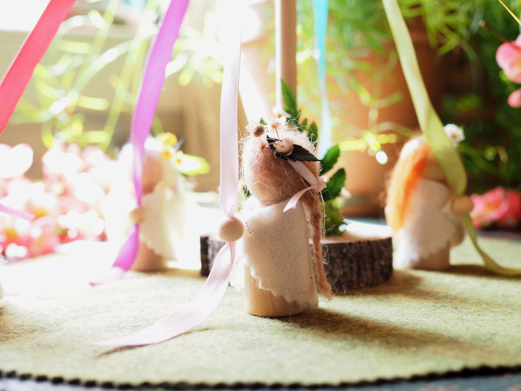 Toy Maypole Maypole and Dancers Craft Kit – A Toy Garden