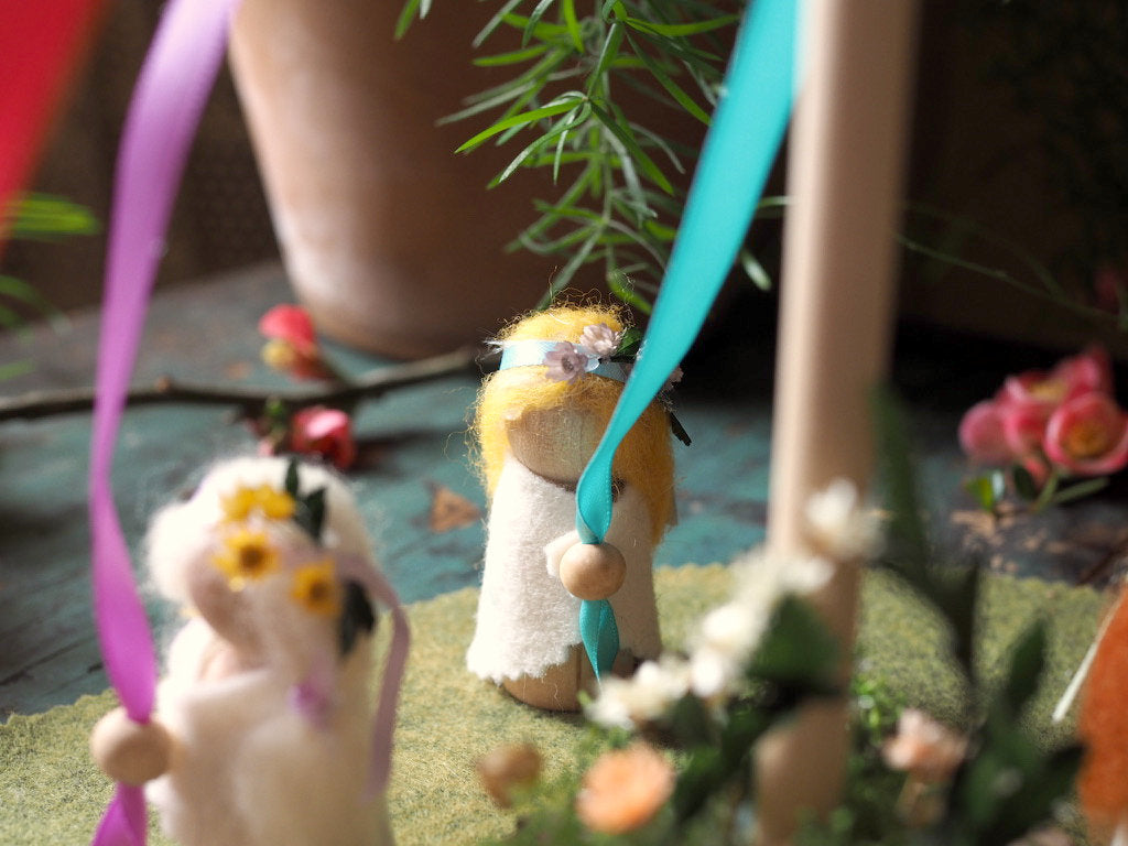 Toy Maypole Maypole and Dancers Craft Kit – A Toy Garden