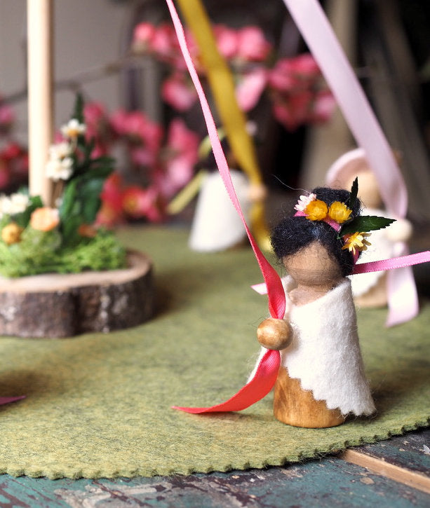 Toy Maypole Maypole and Dancers Craft Kit – A Toy Garden