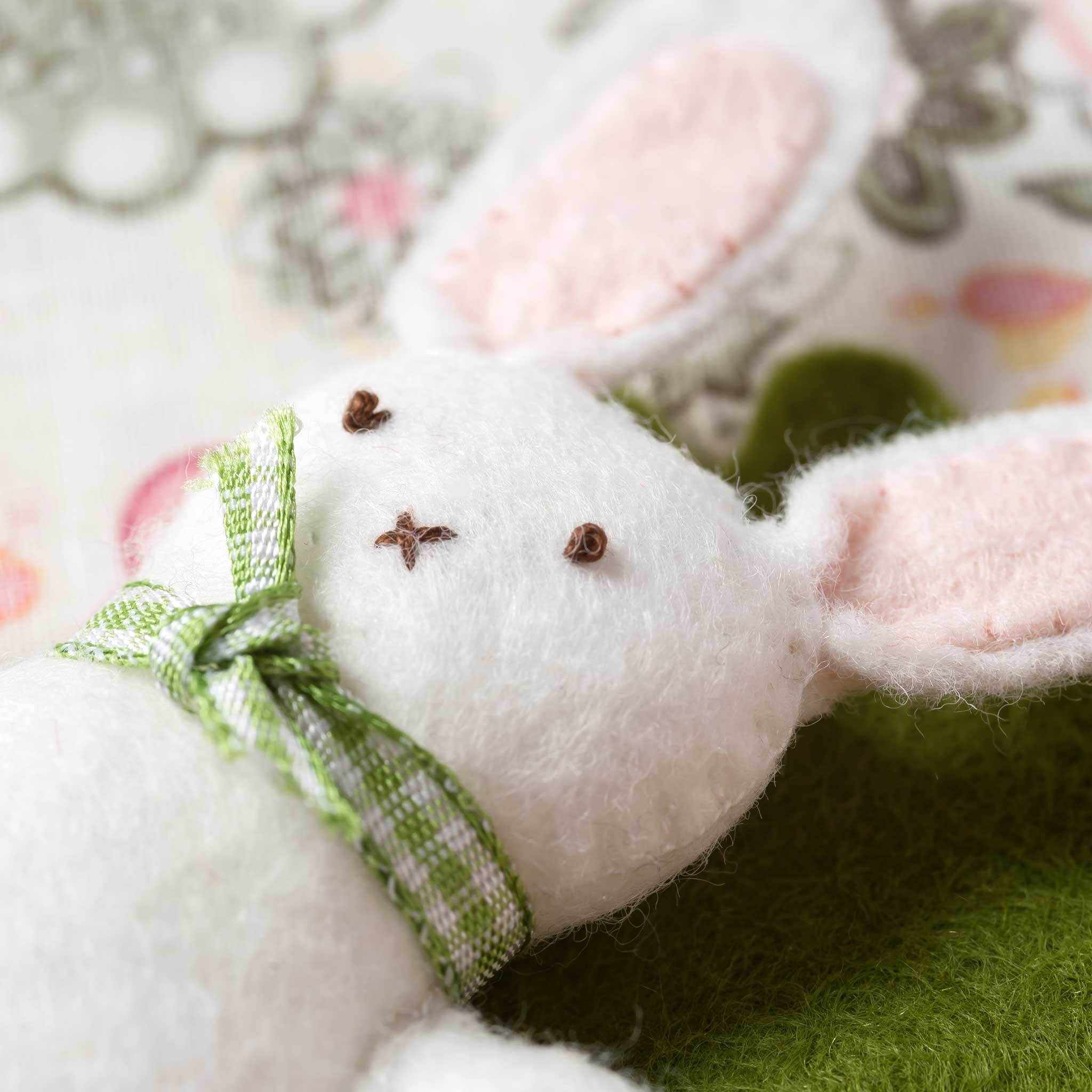 Bunny in Carrot Felt Craft Kit