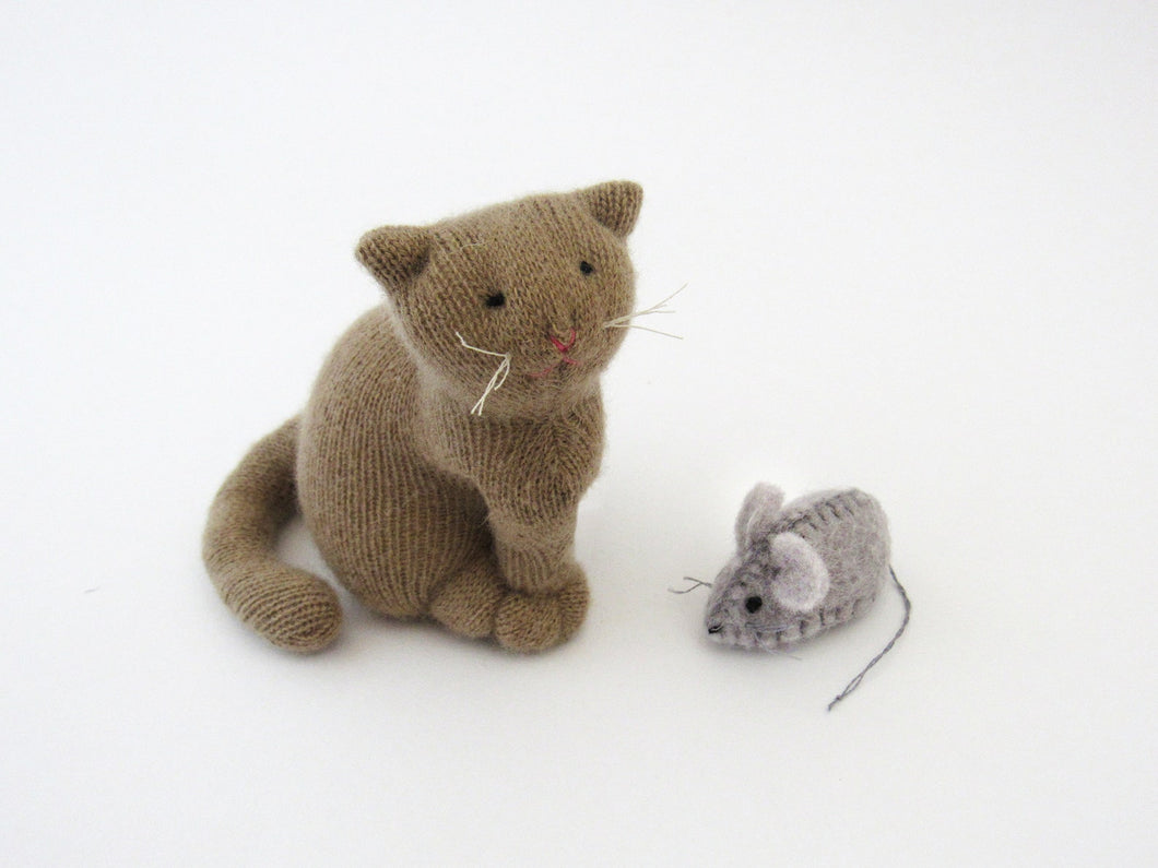Wee Felt Cat and Mouse Complete Sewing Kit