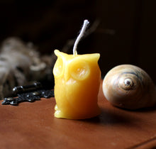 Load image into Gallery viewer, Beeswax Owl Candle
